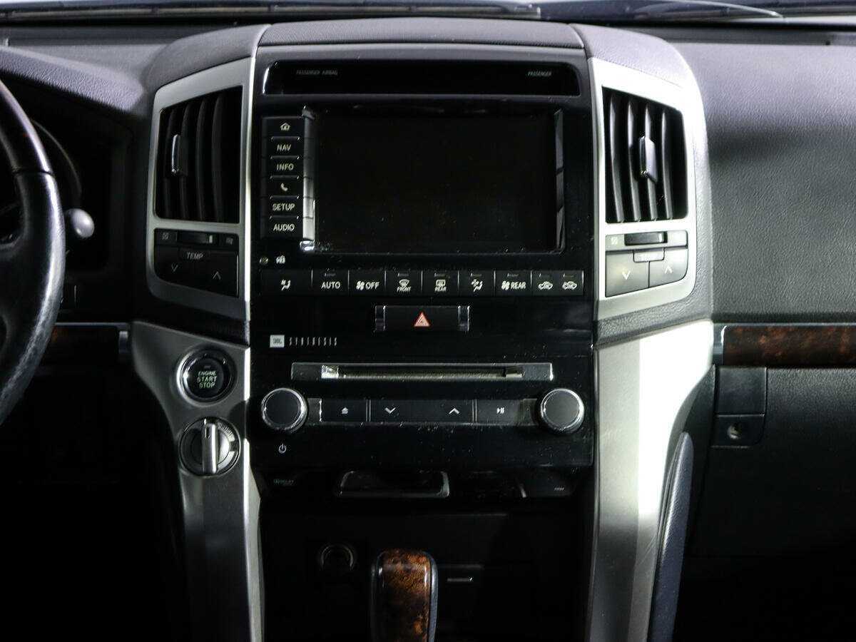 Купить Toyota Land Cruiser с пробегом. Фото: #12