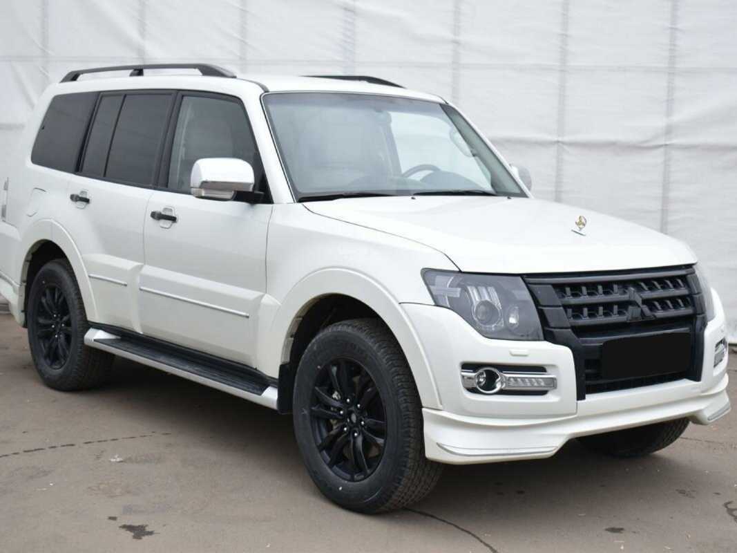 Купить Mitsubishi Pajero с пробегом. Фото: #2