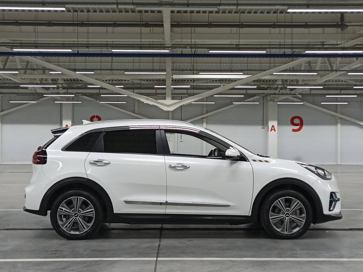 Купить Kia Niro с пробегом. Фото: #3
