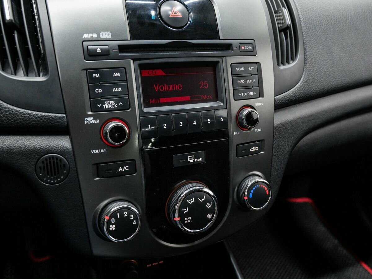 Купить Kia Cerato с пробегом. Фото: #18