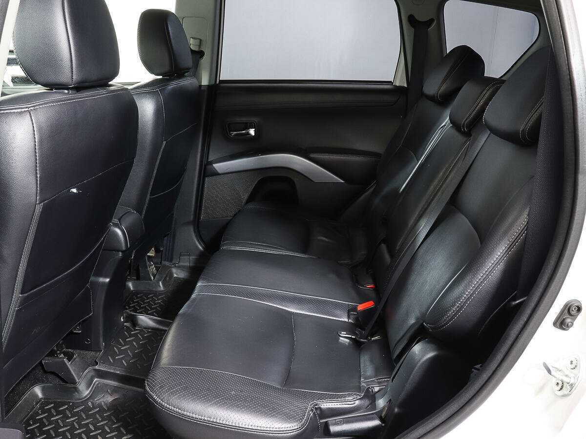 Купить Mitsubishi Outlander с пробегом. Фото: #8