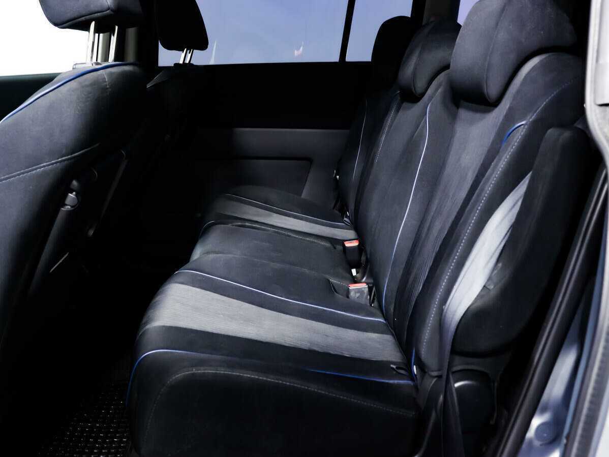 Купить Mazda 5 с пробегом. Фото: #9