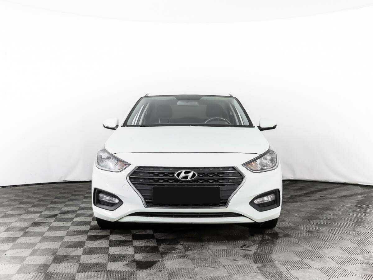 Купить Hyundai Solaris с пробегом. Фото: #1