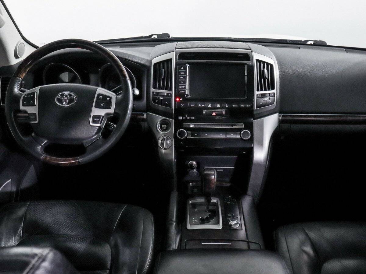 Купить Toyota Land Cruiser с пробегом. Фото: #11