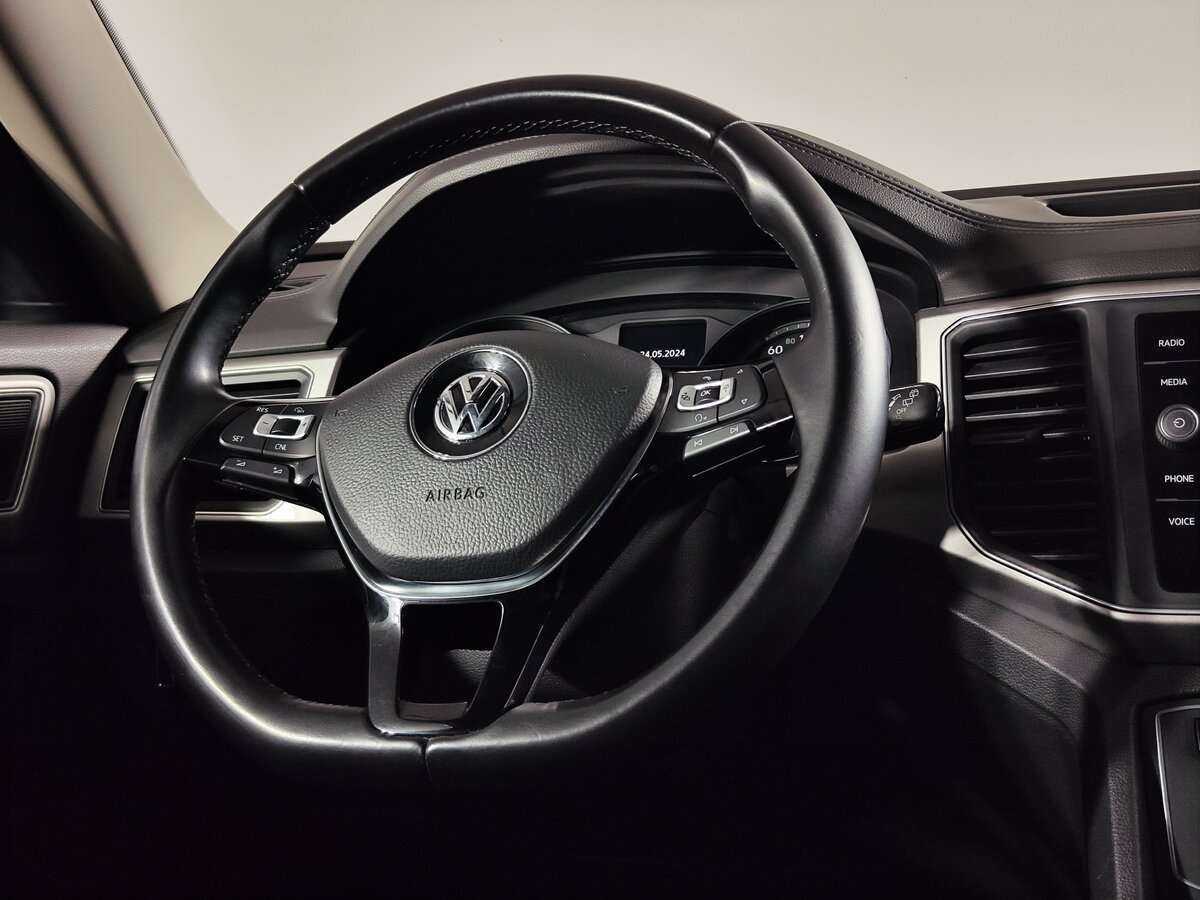 Купить Volkswagen Teramont с пробегом. Фото: #17