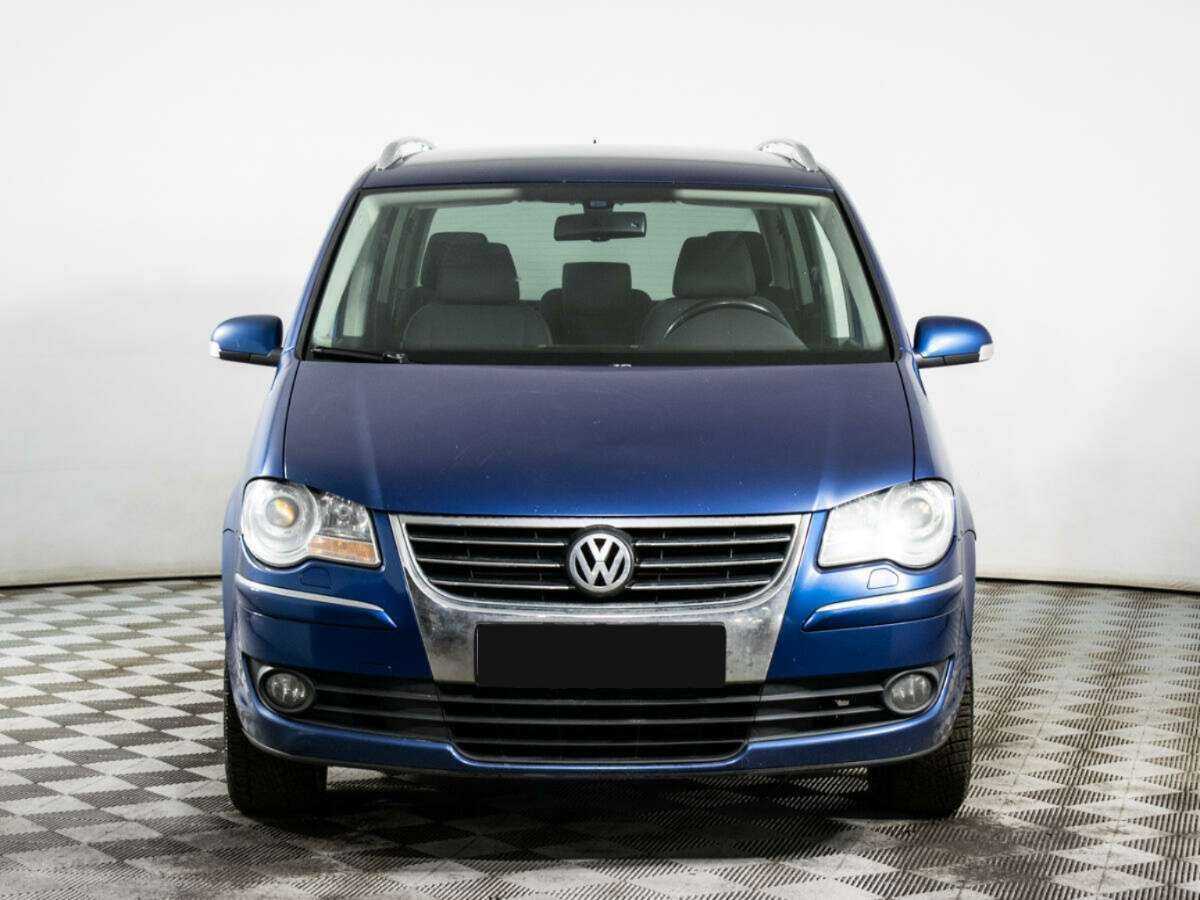 Купить Volkswagen Touran с пробегом. Фото: #1