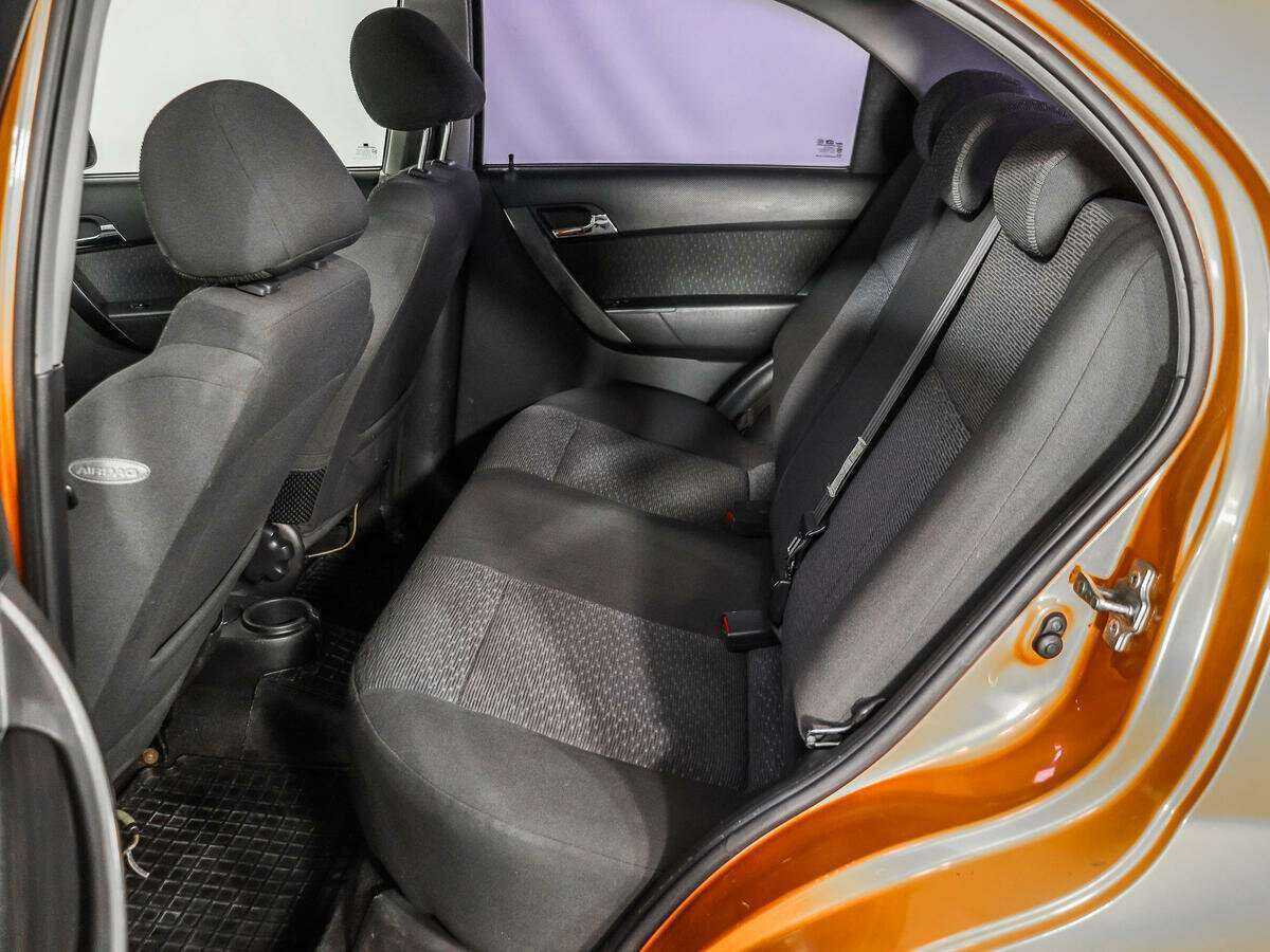 Купить Chevrolet Aveo с пробегом. Фото: #9