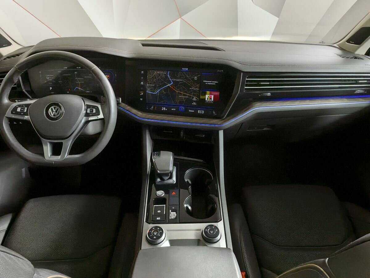 Купить Volkswagen Touareg с пробегом. Фото: #9