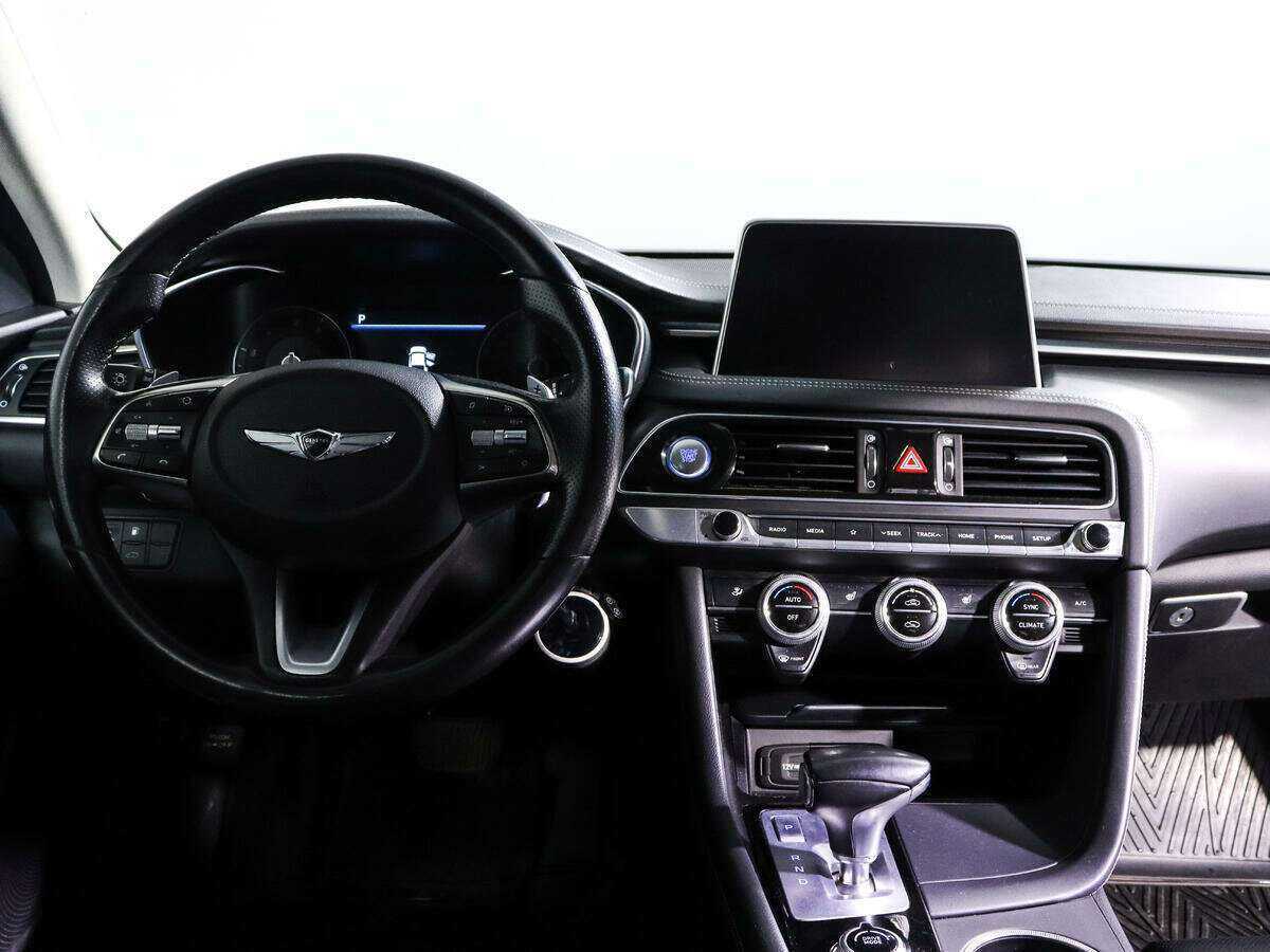 Купить Genesis G70 с пробегом. Фото: #8