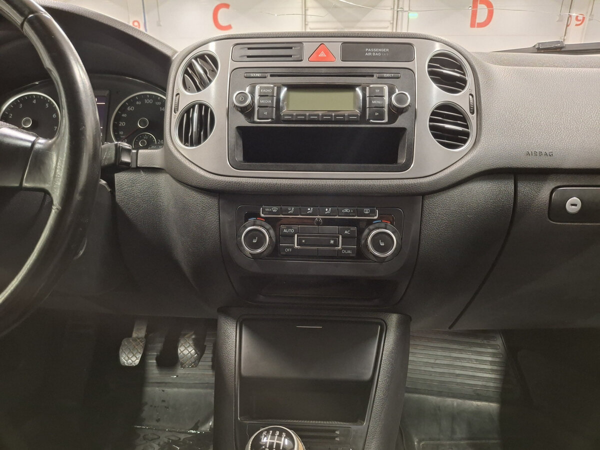 Купить Volkswagen Tiguan с пробегом. Фото: #14