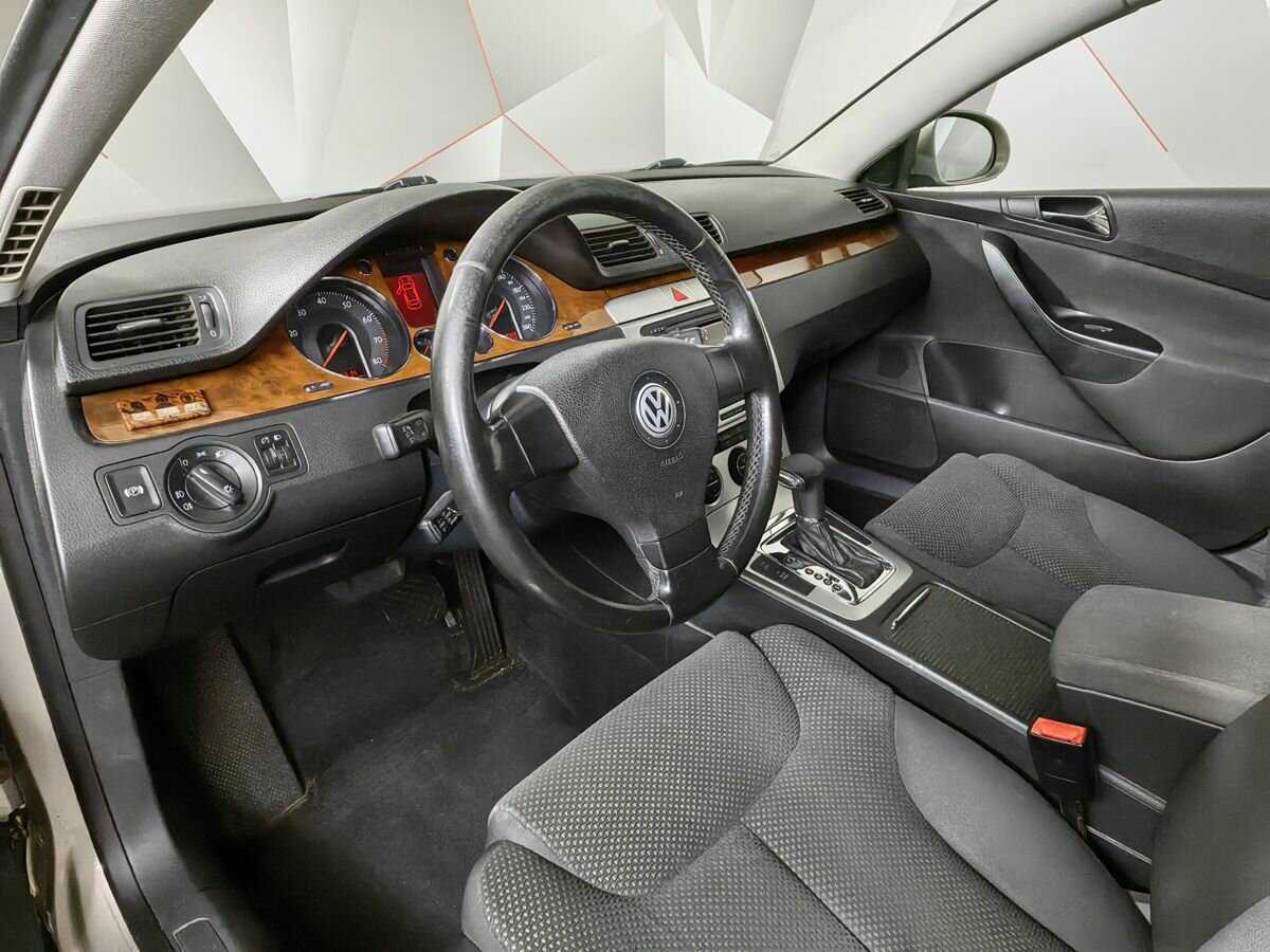 Купить Volkswagen Passat с пробегом. Фото: #13