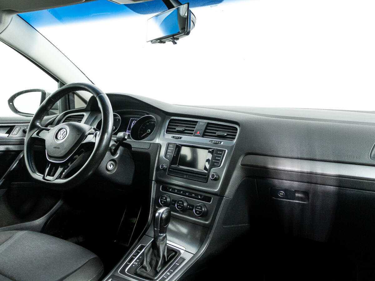 Купить Volkswagen Golf с пробегом. Фото: #4