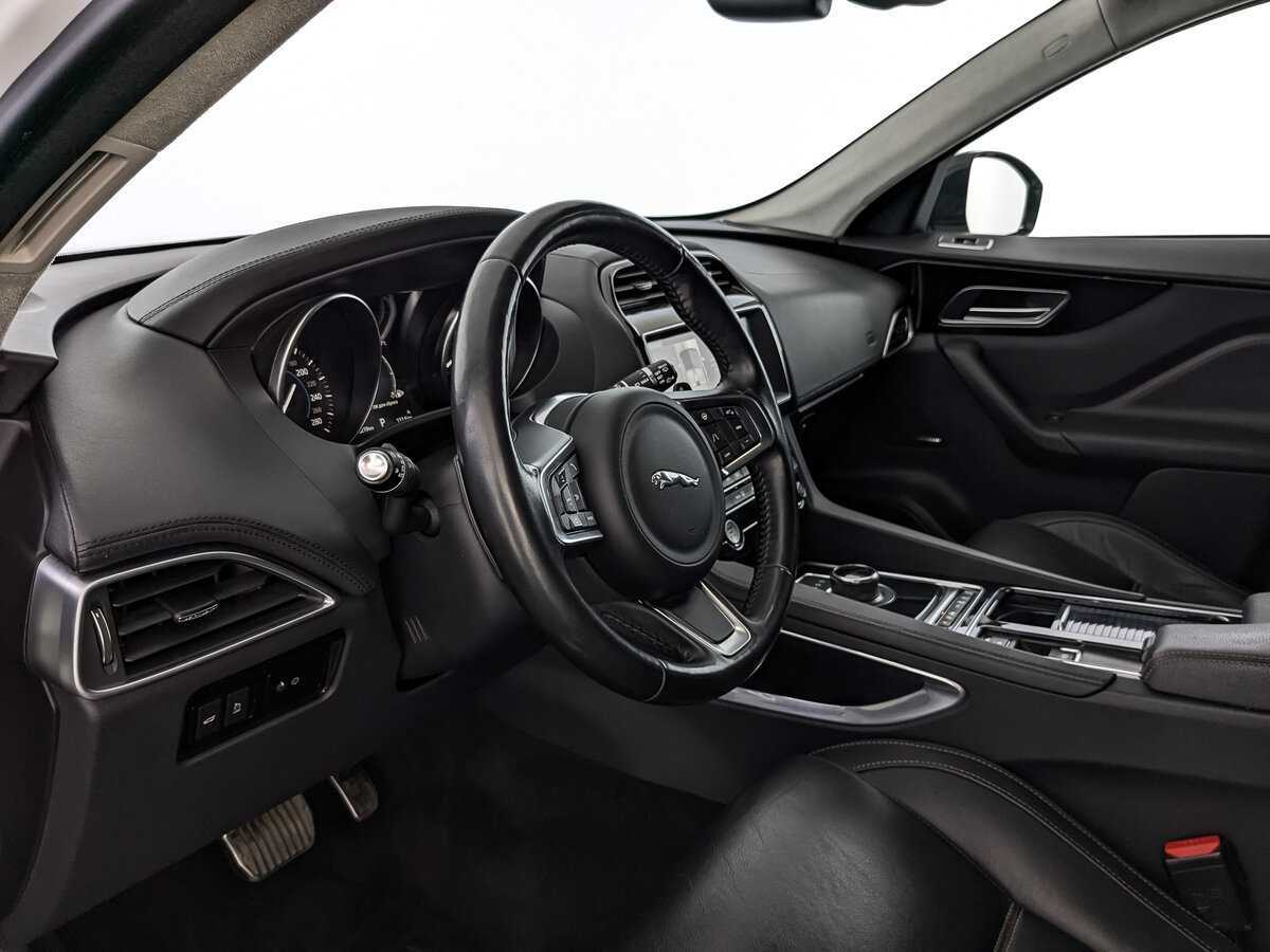 Купить Jaguar F-Pace с пробегом. Фото: #14