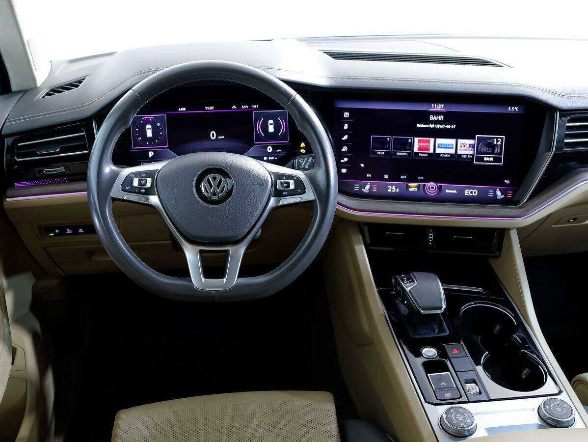 Купить Volkswagen Touareg с пробегом. Фото: #8