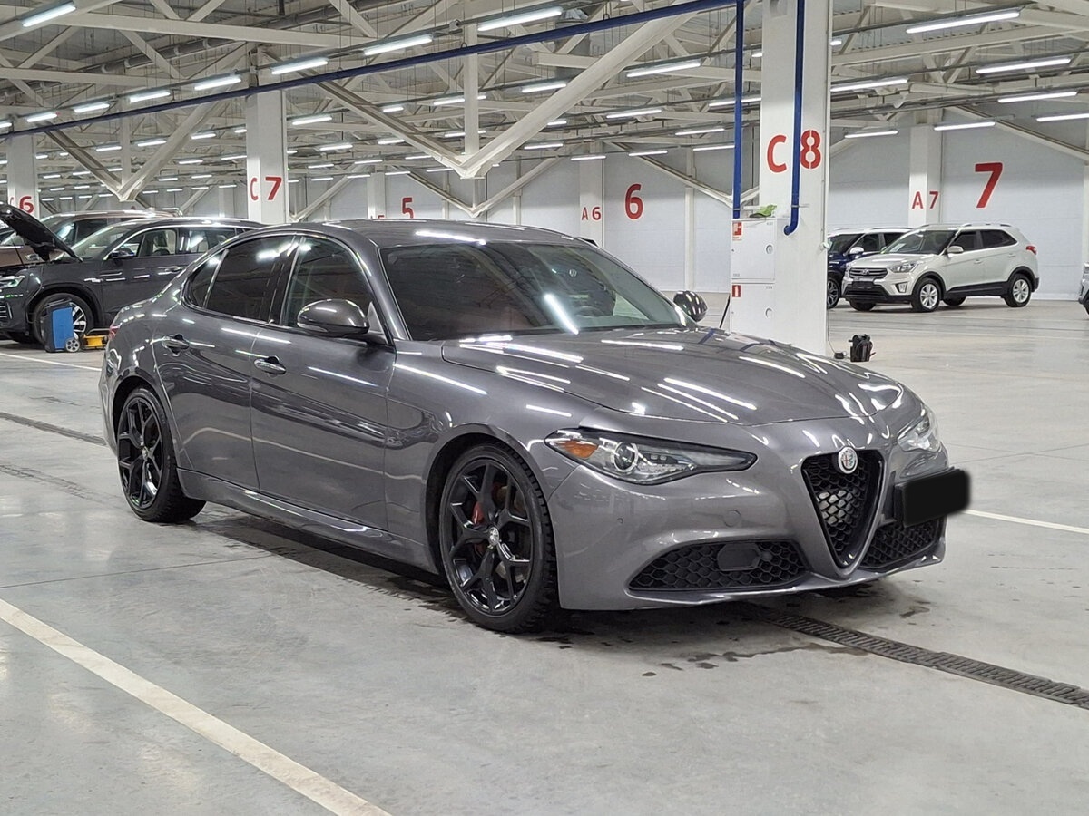 Купить Alfa Romeo Giulia с пробегом. Фото: #2