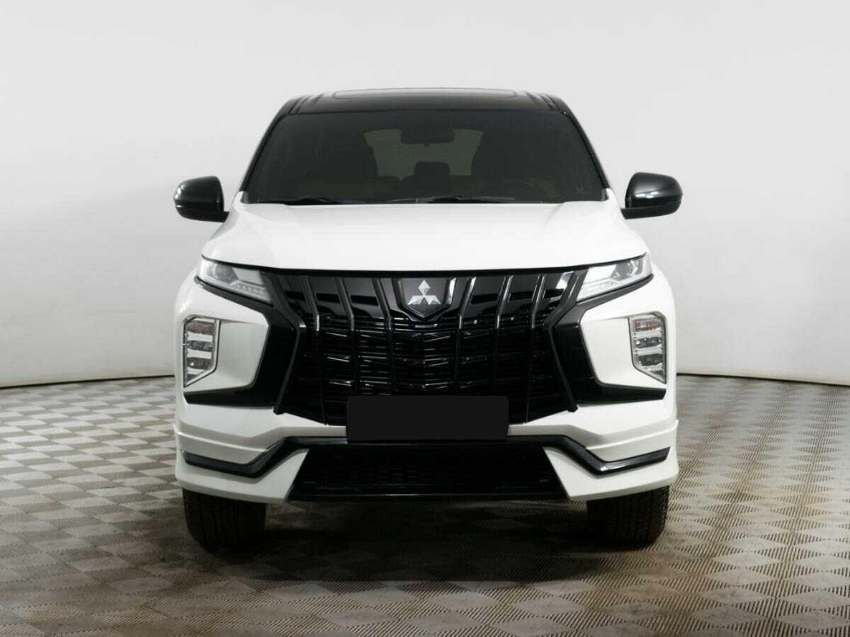 Купить Mitsubishi Montero Sport с пробегом. Посмотреть фото