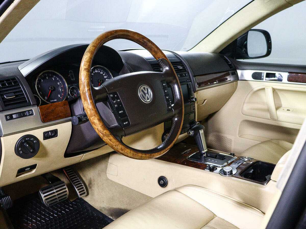 Купить Volkswagen Touareg с пробегом. Фото: #13
