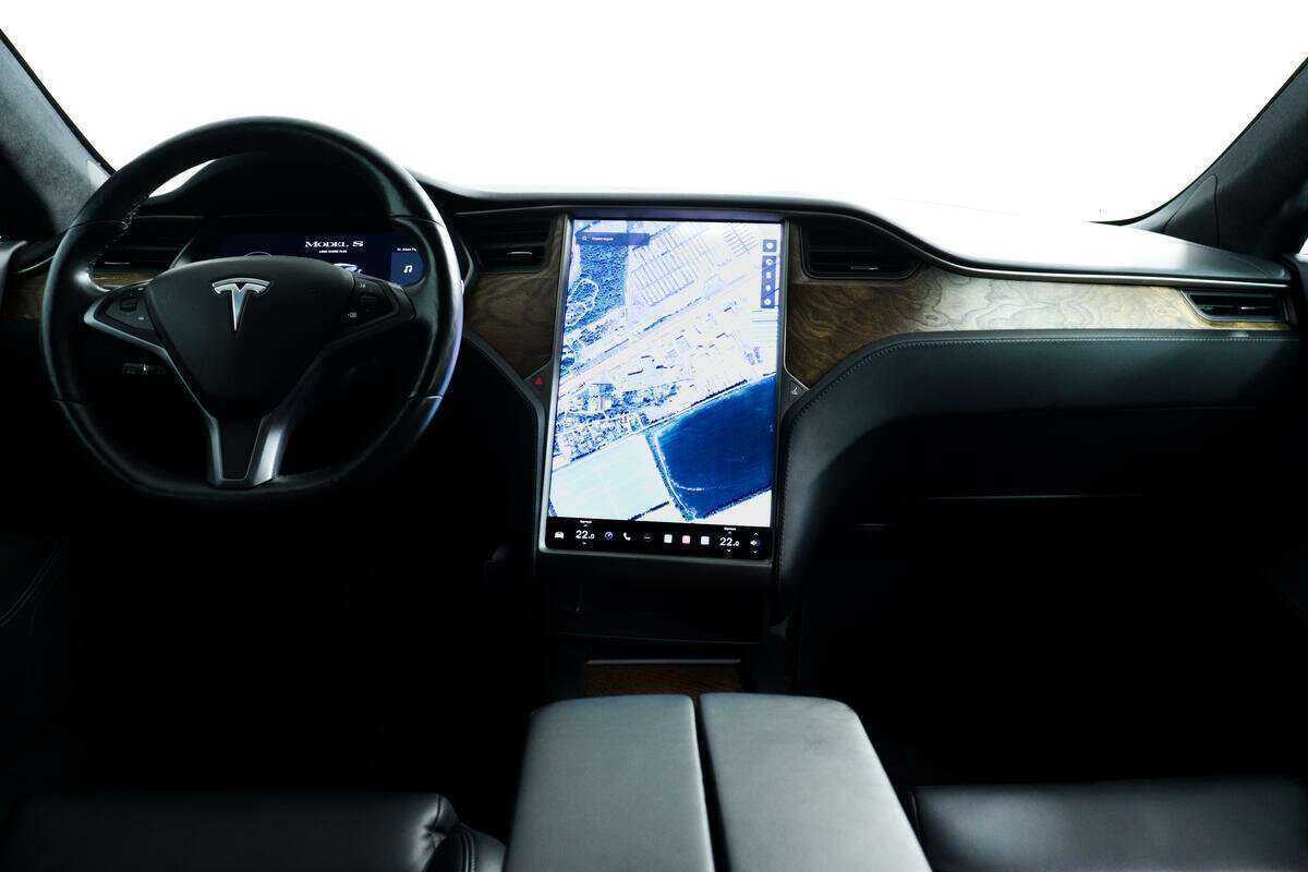 Купить Tesla Model S с пробегом. Фото: #10
