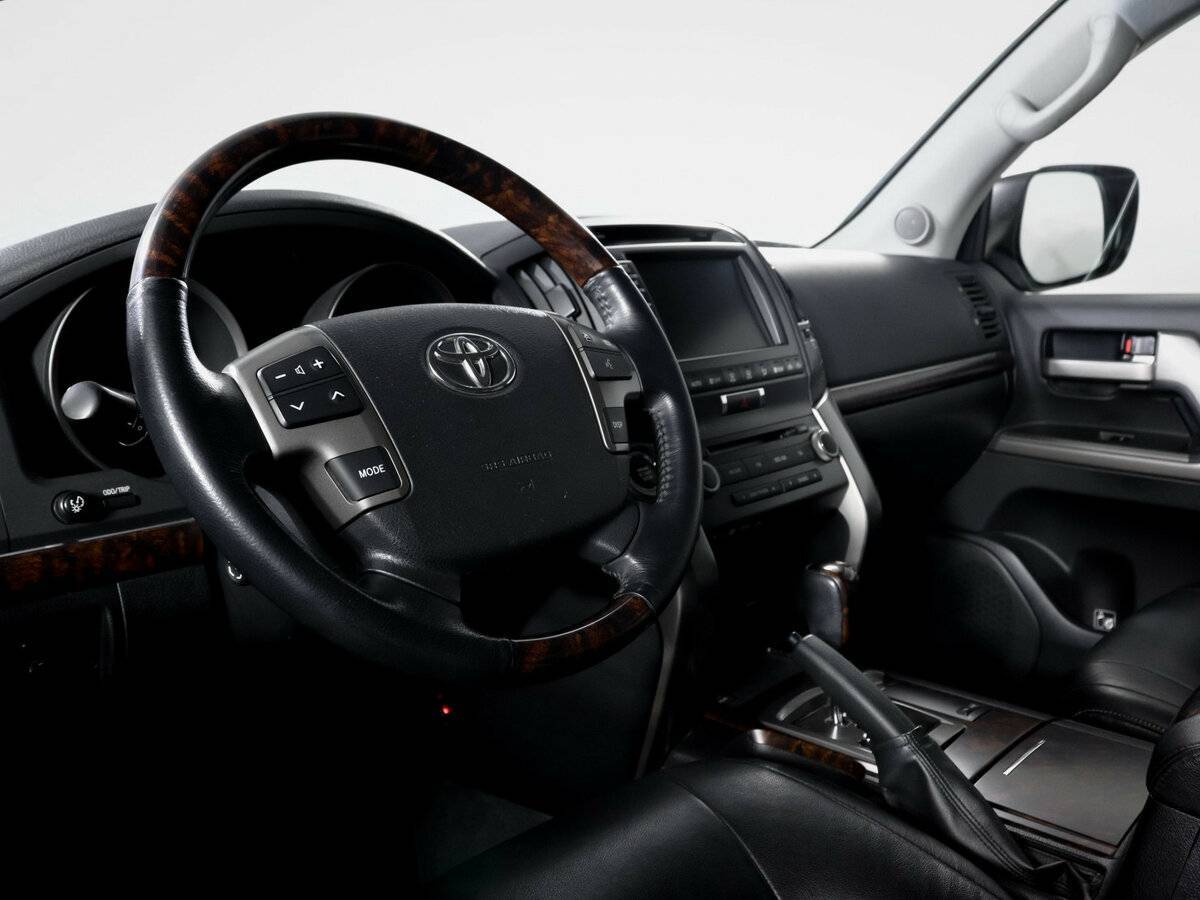 Купить Toyota Land Cruiser с пробегом. Фото: #13