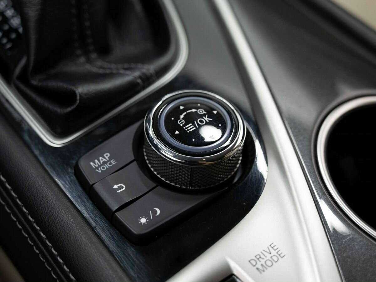 Купить Infiniti Q50 с пробегом. Фото: #22