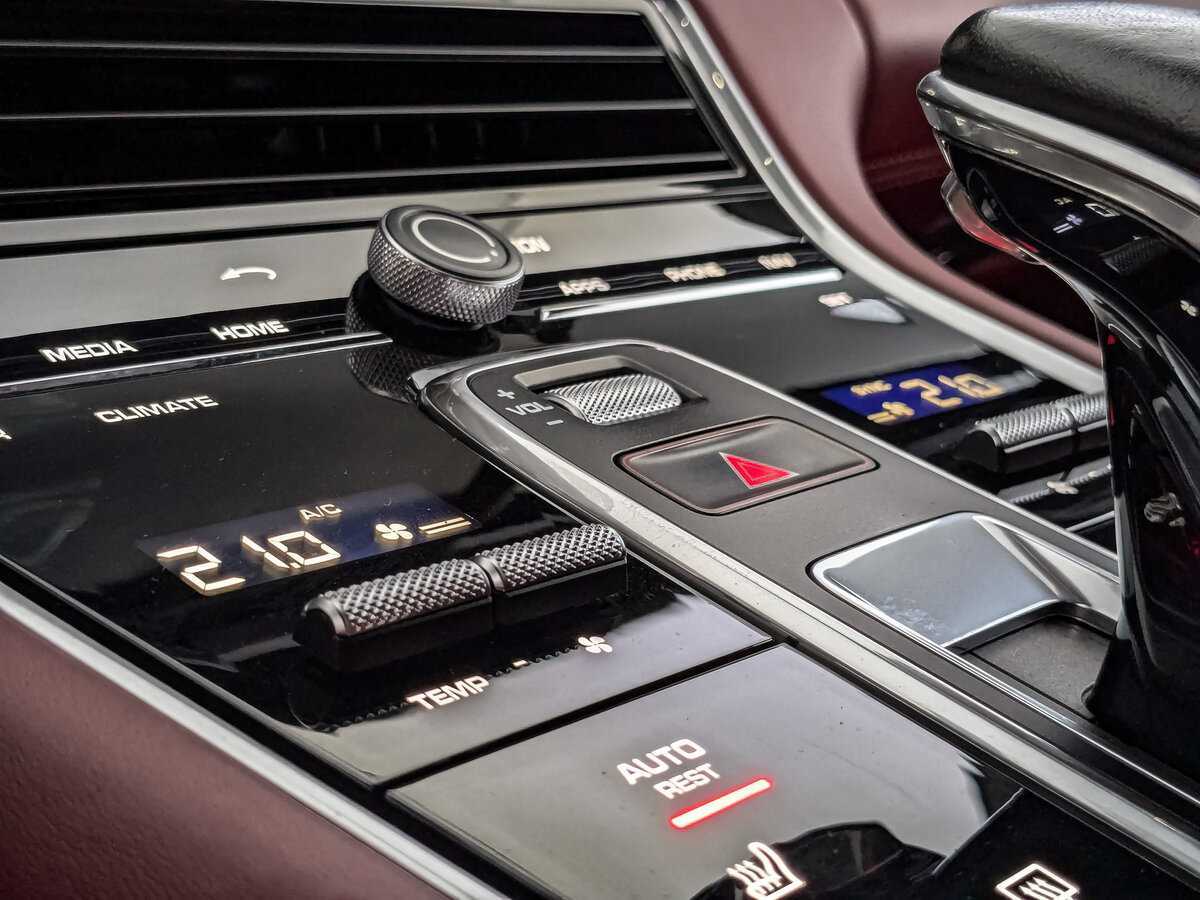 Купить Porsche Panamera с пробегом. Фото: #20