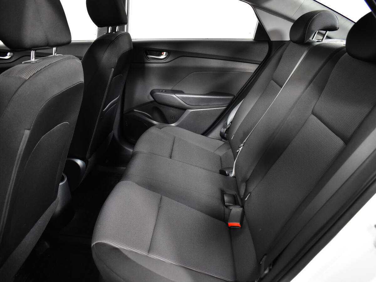 Купить Hyundai Solaris с пробегом. Фото: #9