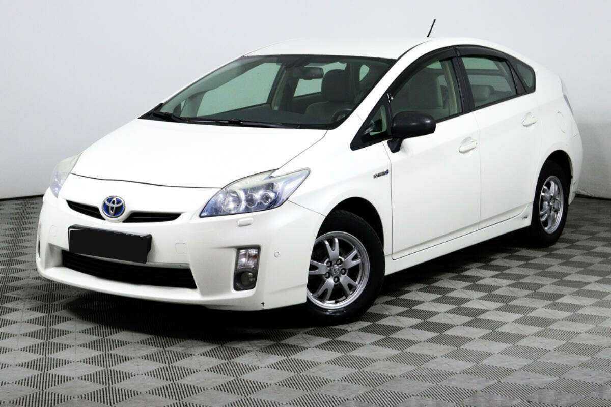 Купить Toyota Prius с пробегом. Посмотреть фото