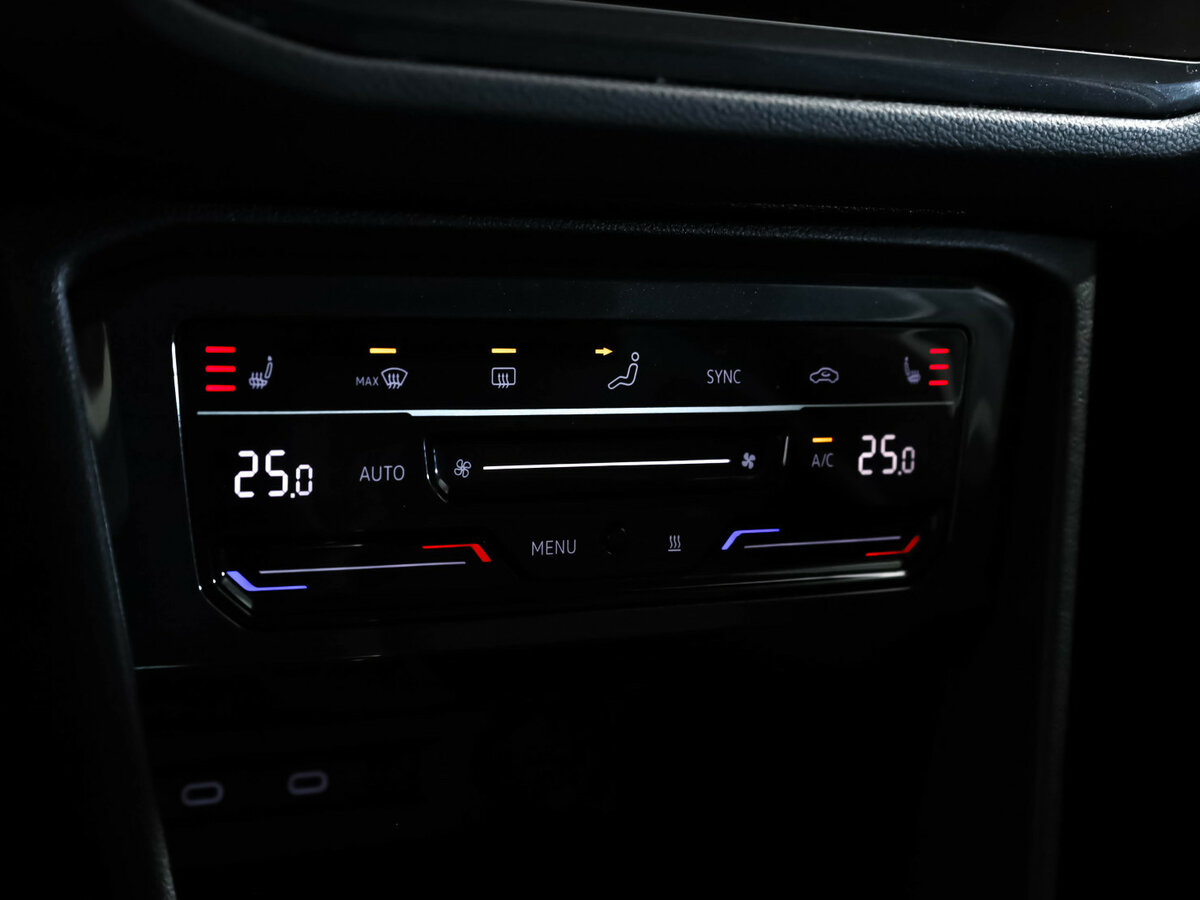 Купить Volkswagen Tiguan с пробегом. Фото: #11