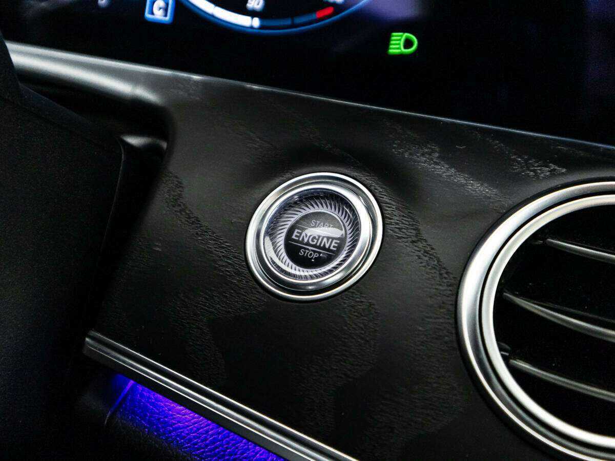 Купить Mercedes-Benz E-Класс с пробегом. Фото: #19