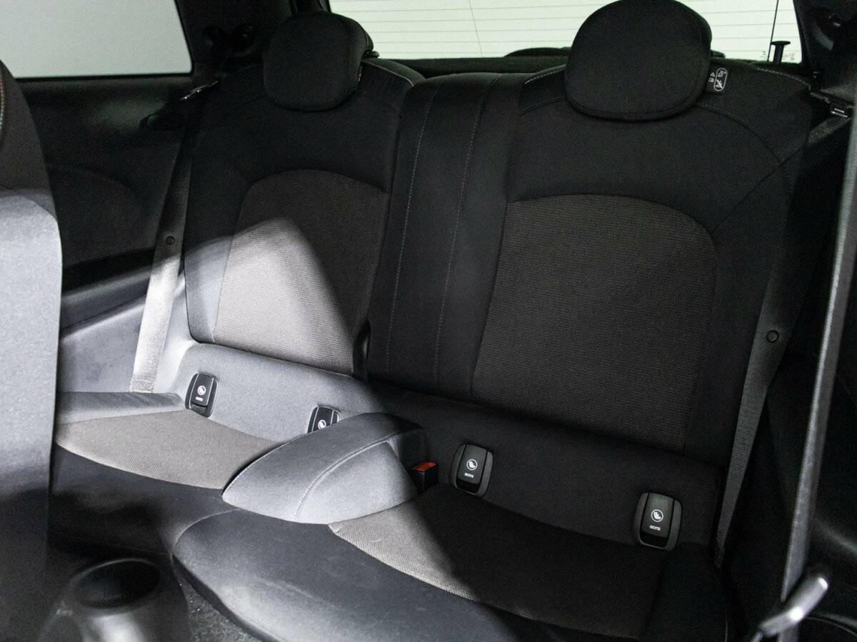 Купить Mini Hatch с пробегом. Фото: #9