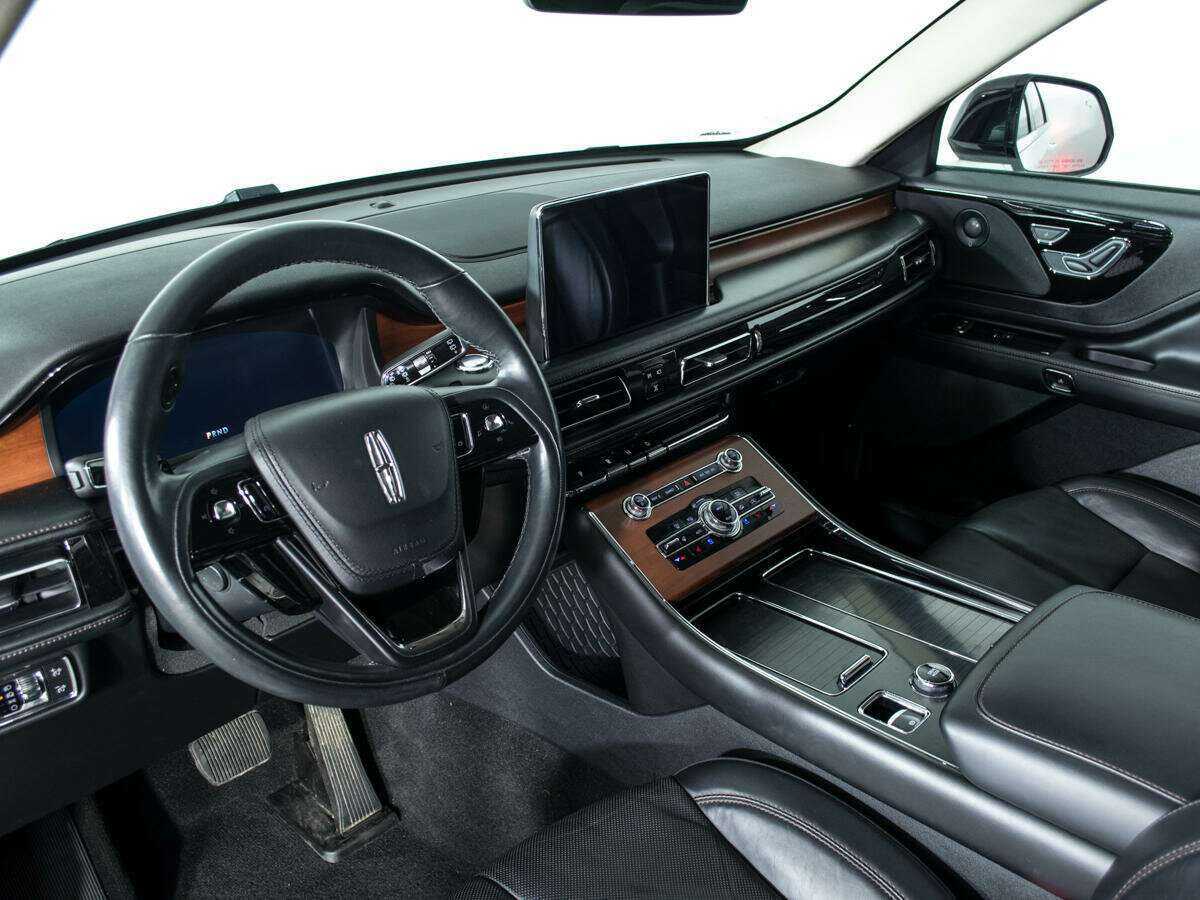 Купить Lincoln Aviator с пробегом. Фото: #10