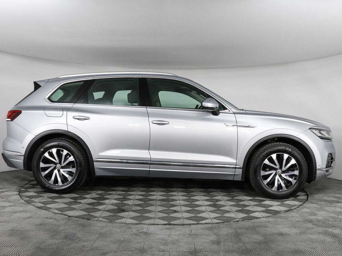 Купить Volkswagen Touareg с пробегом. Фото: #3