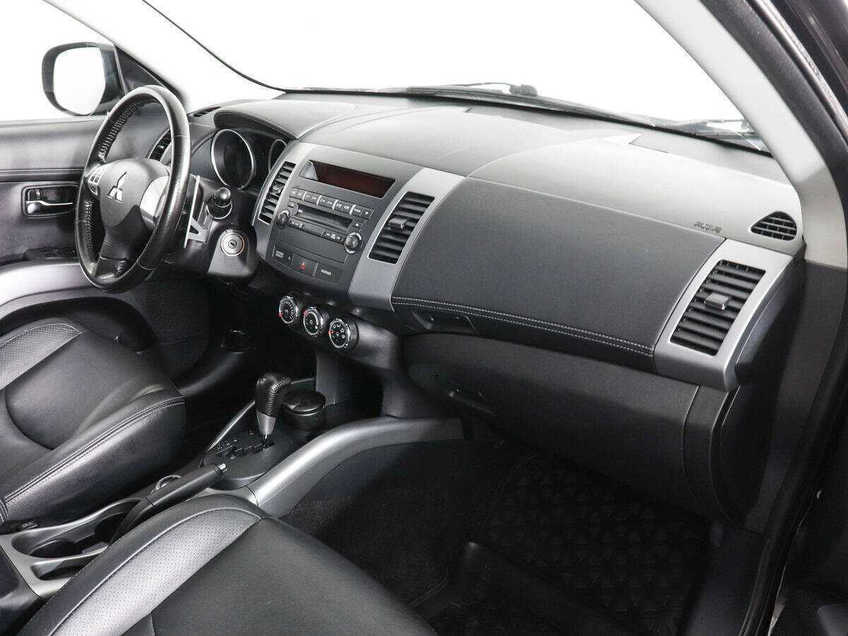 Купить Mitsubishi Outlander с пробегом. Фото: #5