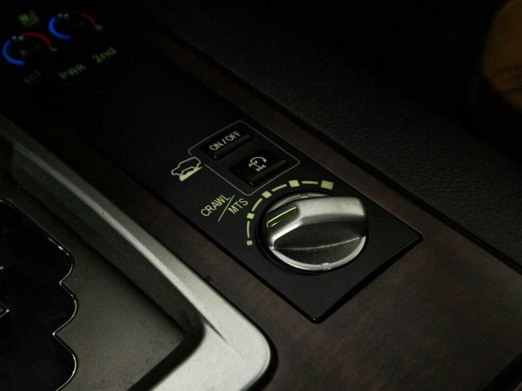 Купить Toyota Land Cruiser с пробегом. Фото: #19