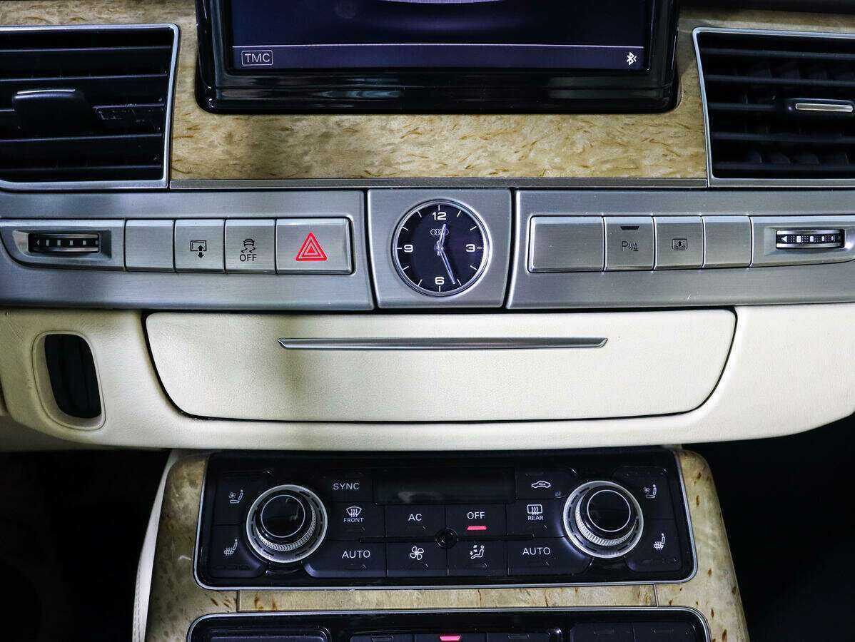Купить Audi A8 с пробегом. Фото: #17