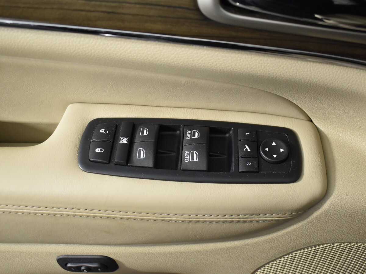 Купить Jeep Grand Cherokee с пробегом. Фото: #9