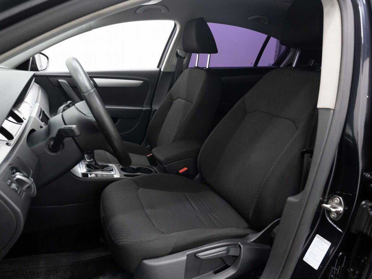 Купить Volkswagen Passat с пробегом. Фото: #9