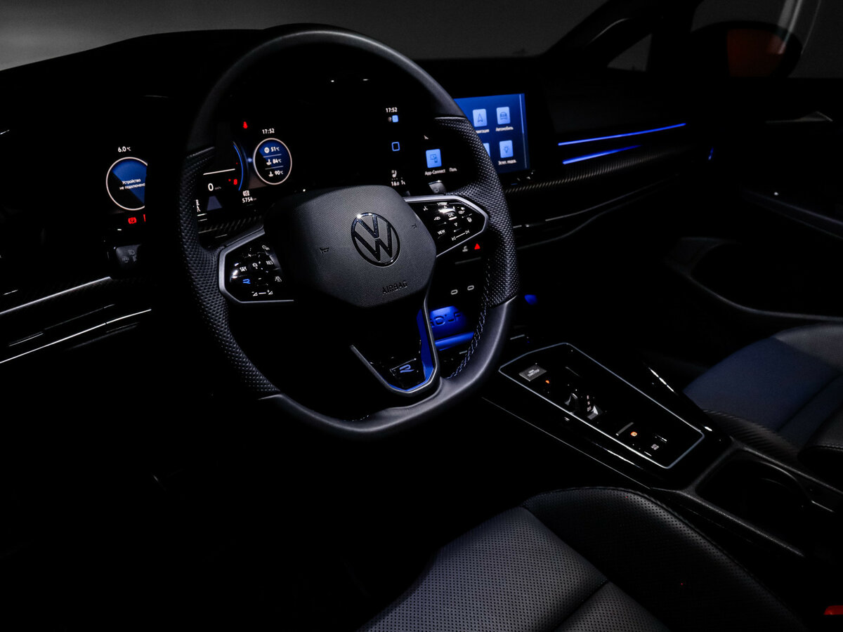 Купить Volkswagen Golf R с пробегом. Фото: #29