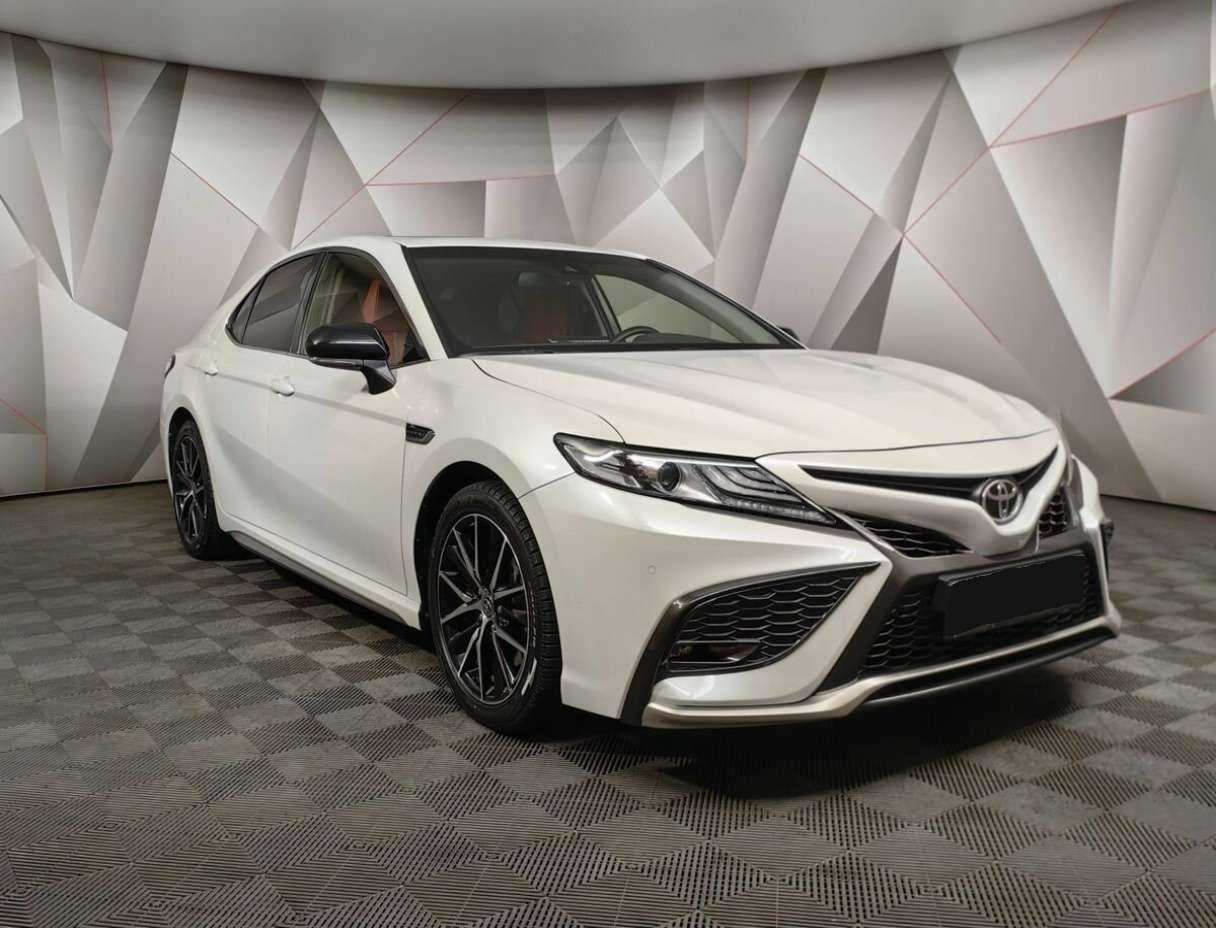 Купить Toyota Camry с пробегом. Фото: #2