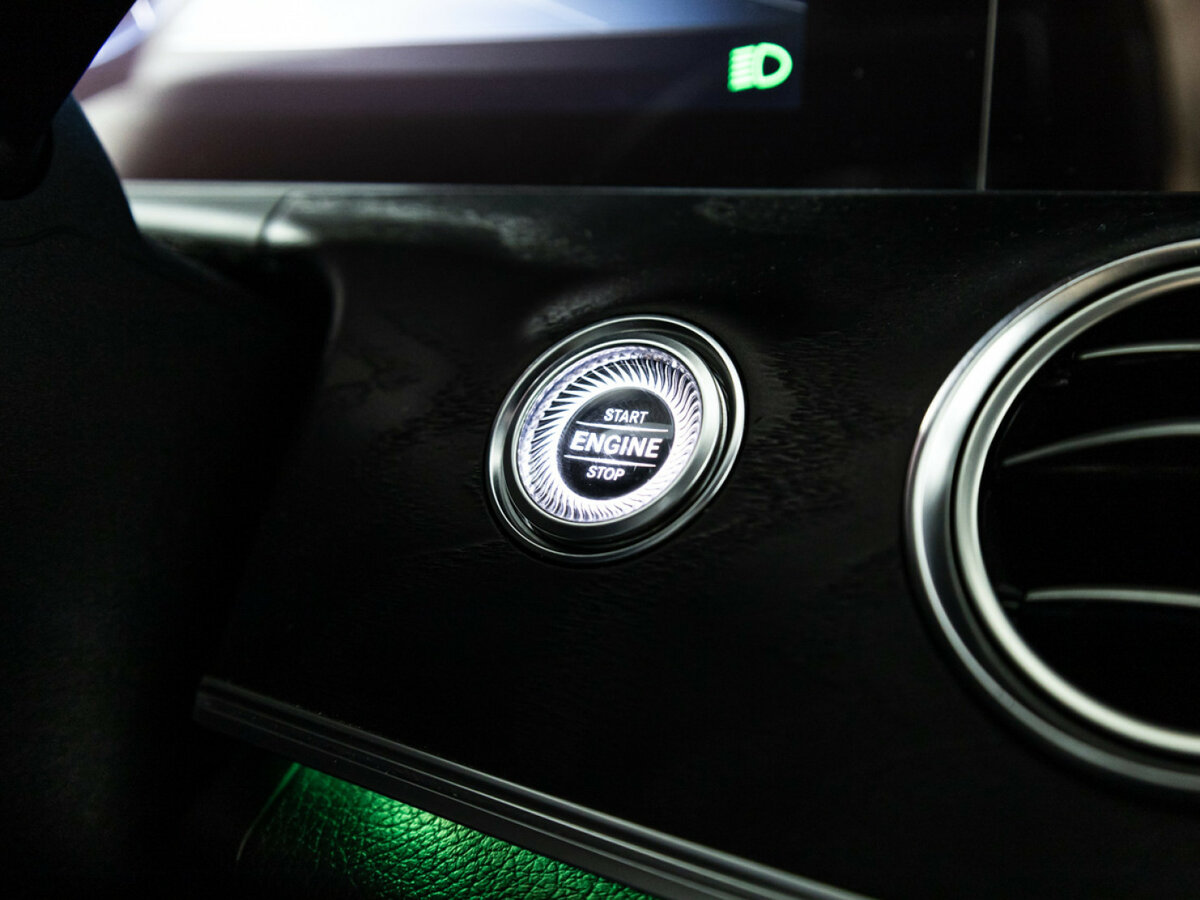 Купить Mercedes-Benz E-Класс с пробегом. Фото: #21