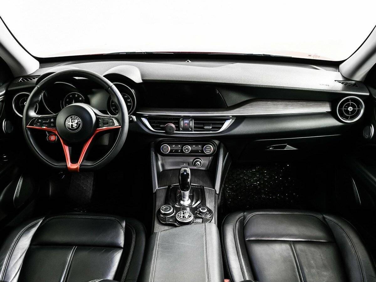 Купить Alfa Romeo Stelvio с пробегом. Фото: #10
