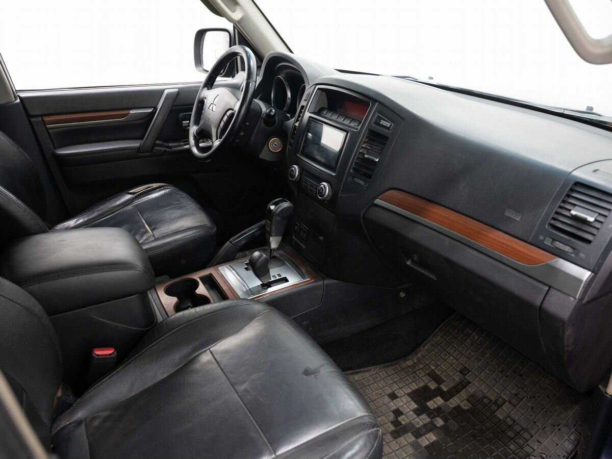 Купить Mitsubishi Pajero с пробегом. Фото: #10