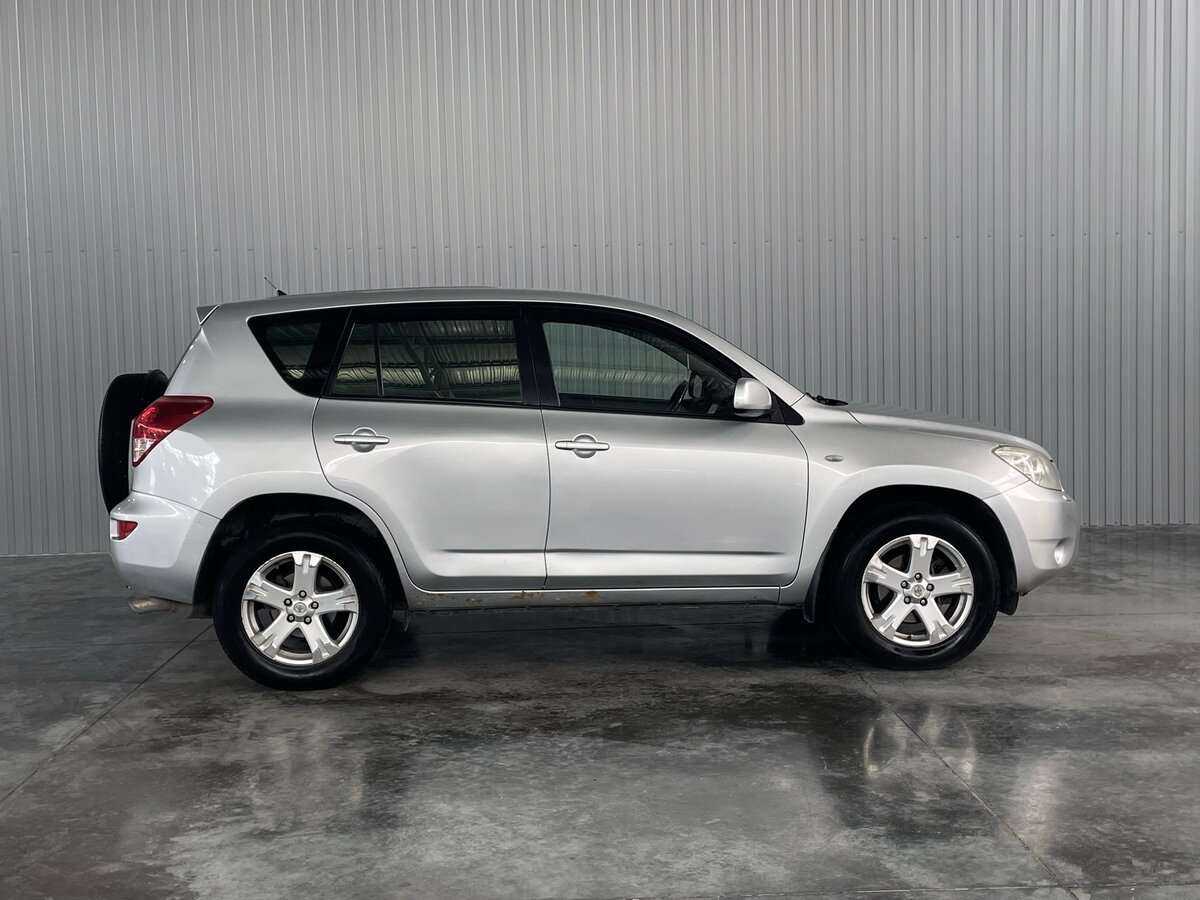 Купить Toyota RAV4 с пробегом. Фото: #3