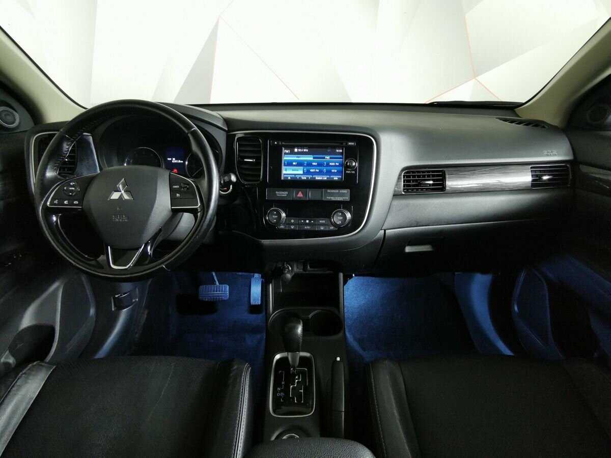 Купить Mitsubishi Outlander с пробегом. Фото: #9