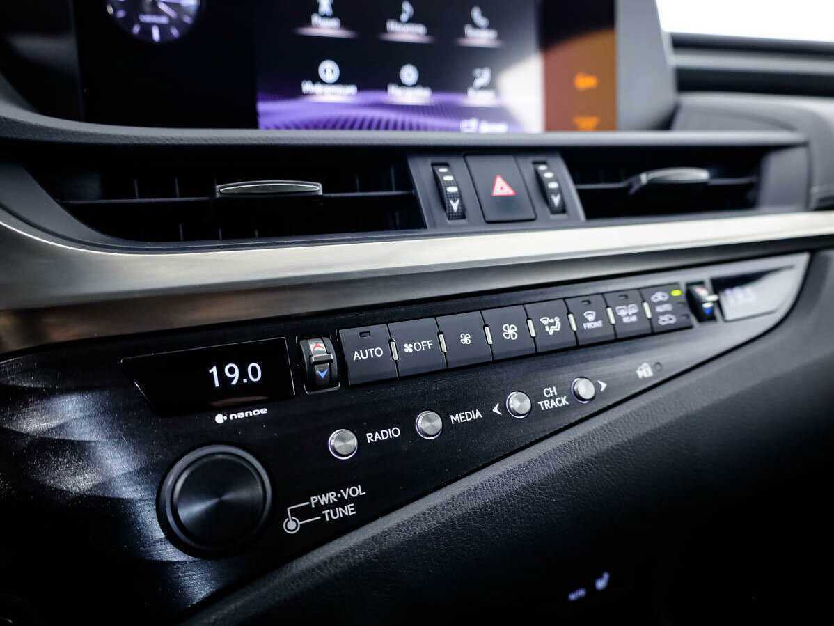 Купить Lexus ES с пробегом. Фото: #16