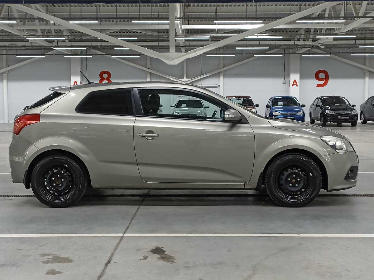 Купить Kia Ceed с пробегом. Фото: #3