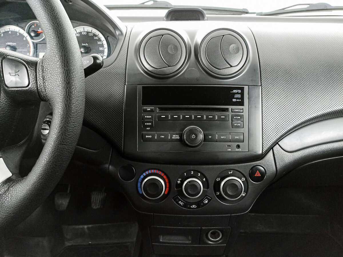 Купить Chevrolet Aveo с пробегом. Фото: #9