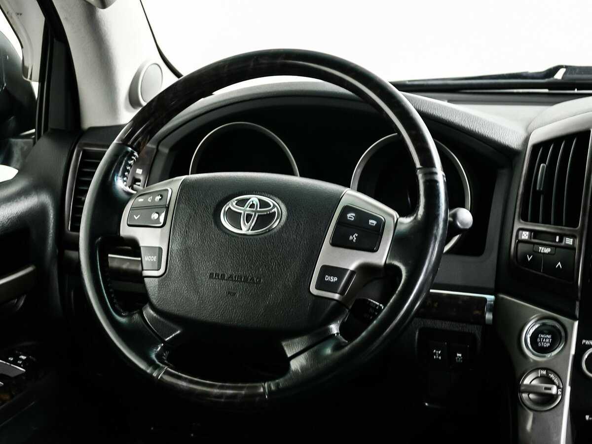 Купить Toyota Land Cruiser с пробегом. Фото: #11