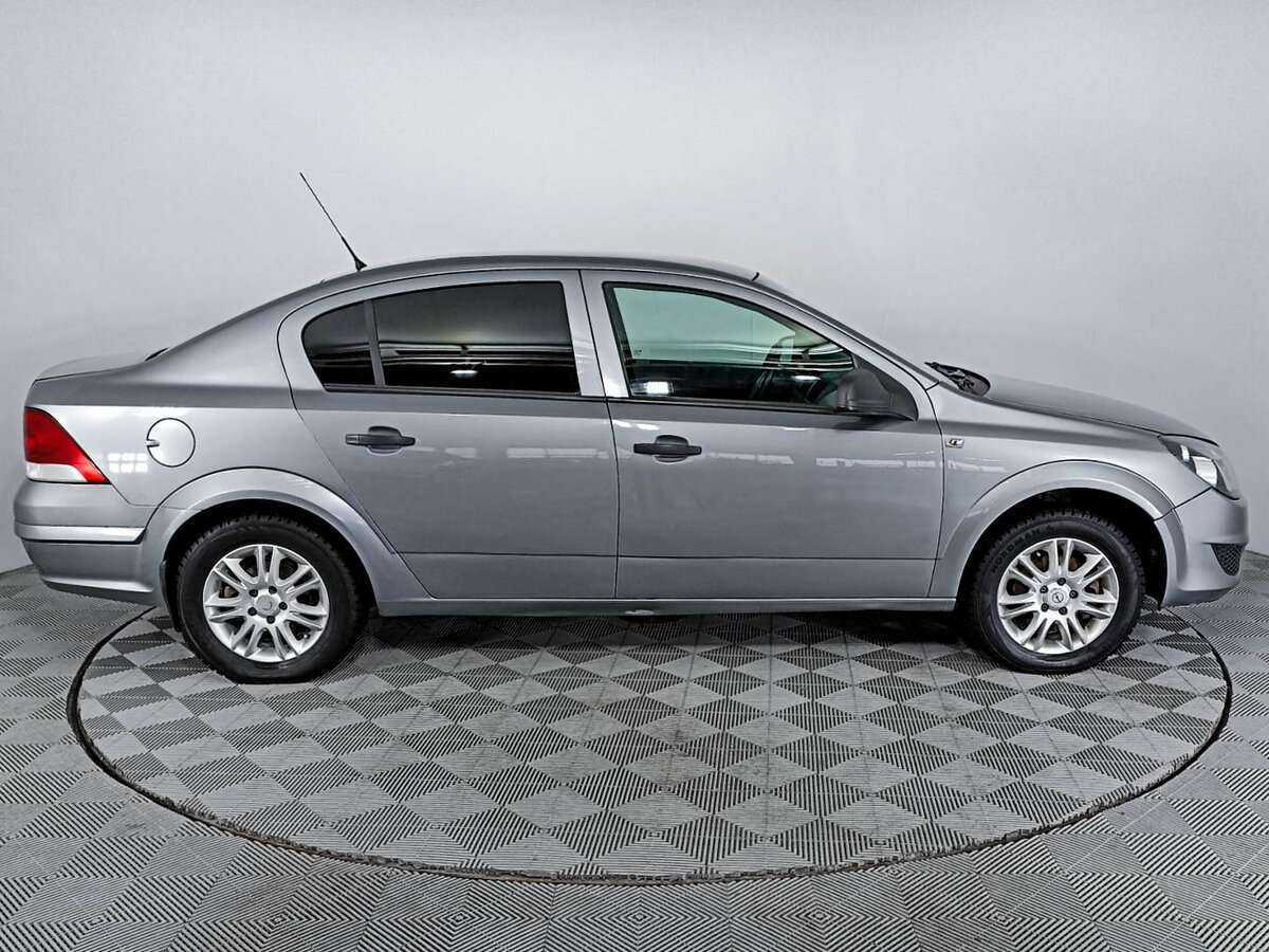 Купить Opel Astra с пробегом. Фото: #3