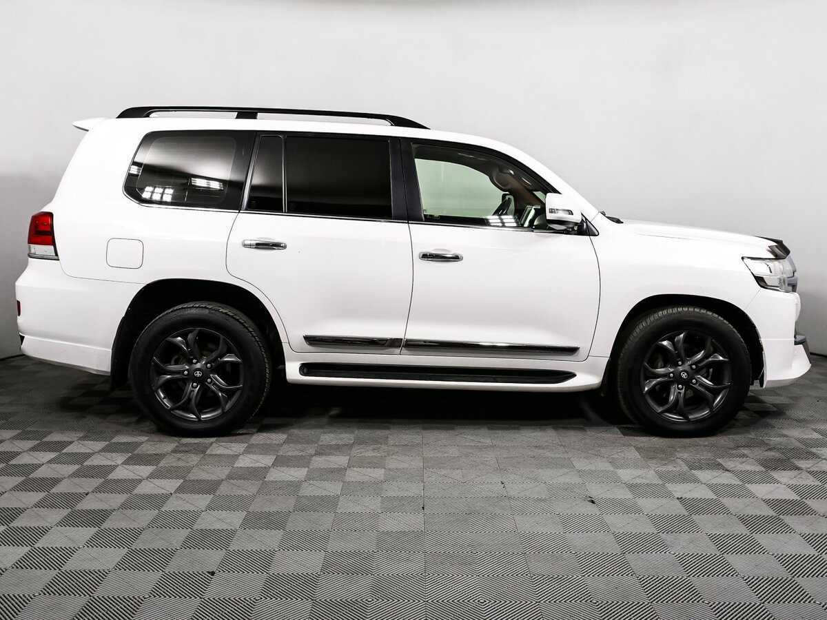 Купить Toyota Land Cruiser с пробегом. Фото: #3